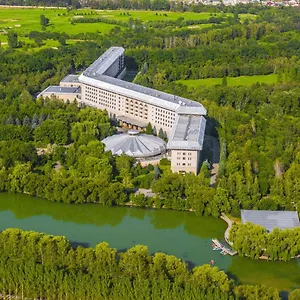 فندق Swissotel Wellness Alatau, الماتي